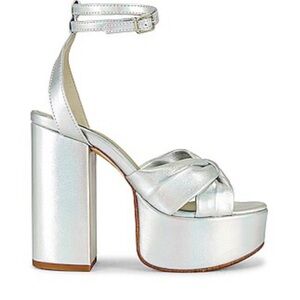 NIB Chelsea Paris Zasa Platform Sandals in Silver Holo